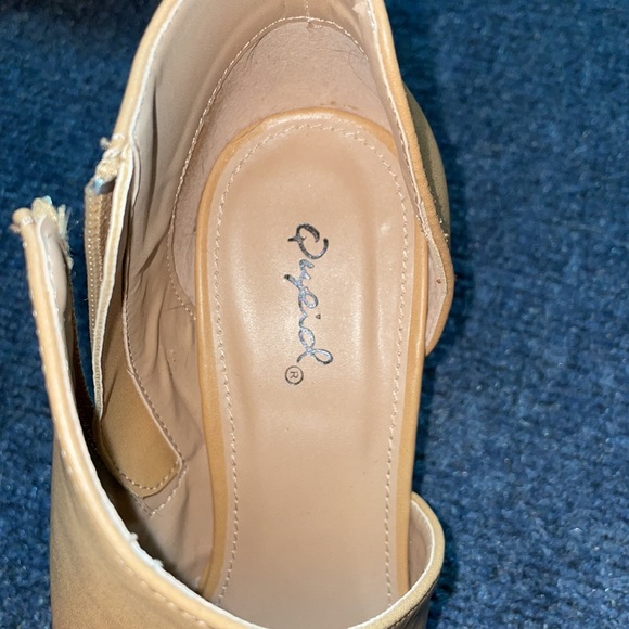 Heels - Picture 3 of 5